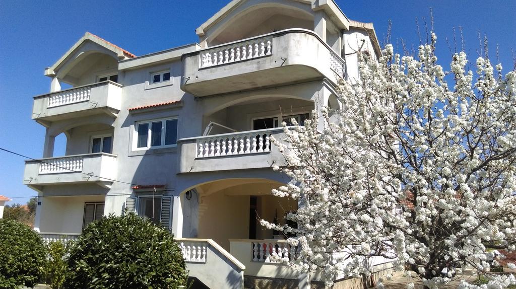 Apartments Lena Sutomiscica Exterior foto
